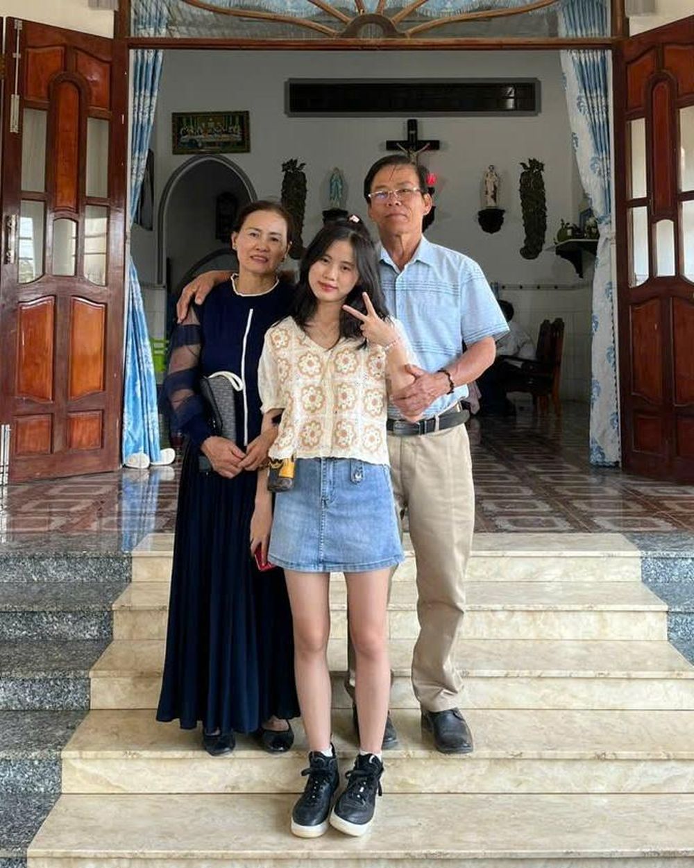 Mẹ hét lên, bỏ chạy khi phát hiện con gái bí mật từ Hàn về thăm nhà